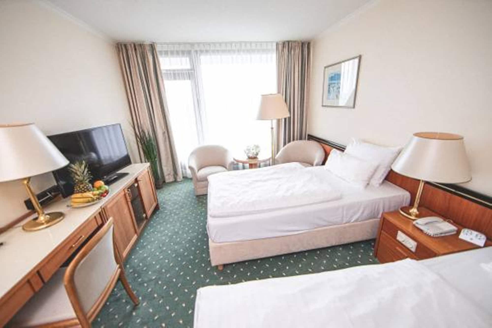 Hotel Plaza 4*