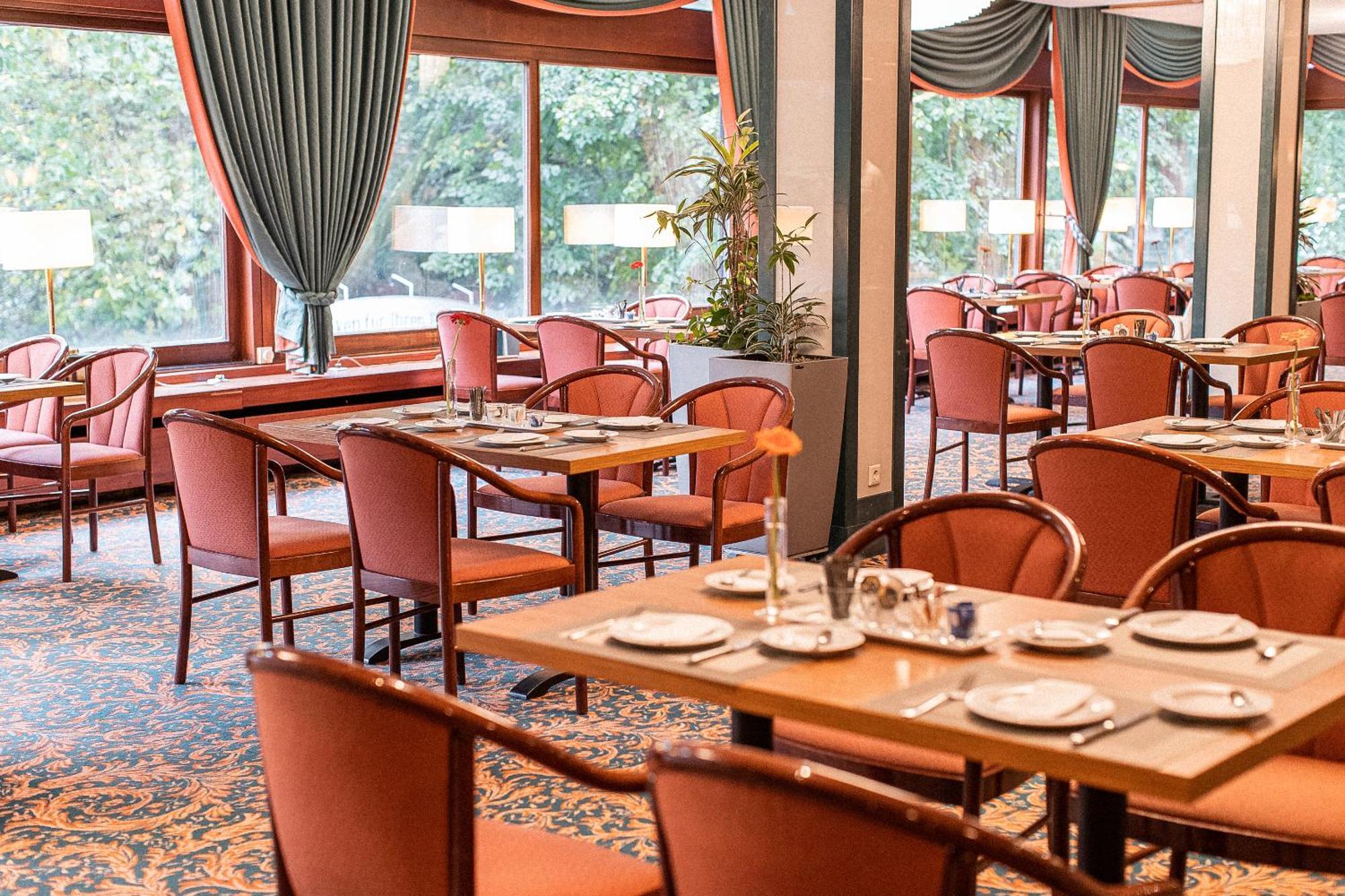 Plaza Hotel 4*
