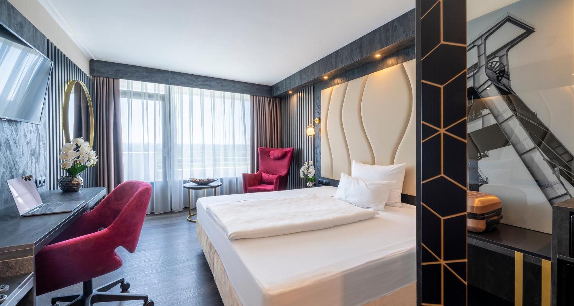 Plaza Hotel 4*